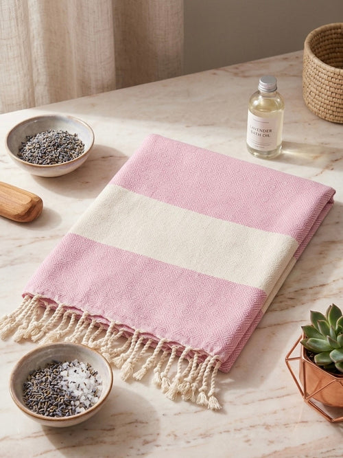Celena Peshtemal Pink lifestyle